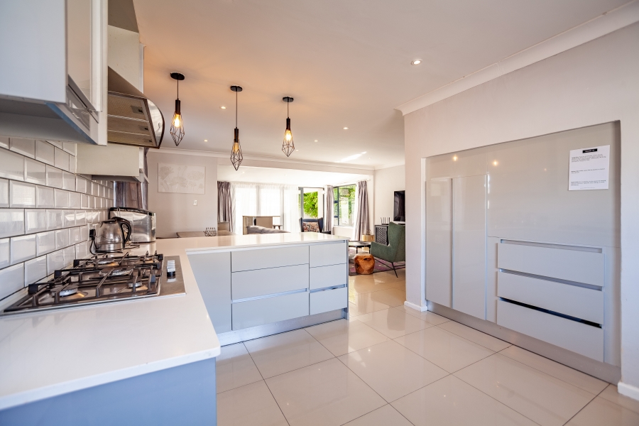 8 Bedroom Property for Sale in Milnerton Ridge Western Cape